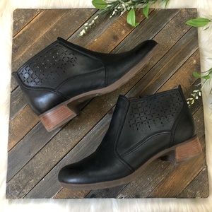 dansko liberty bootie